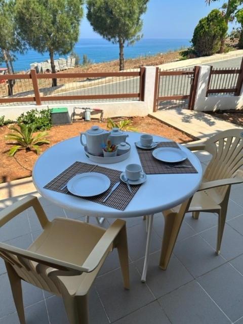 Seaclusion Vacation Villa Pomos Buitenkant foto