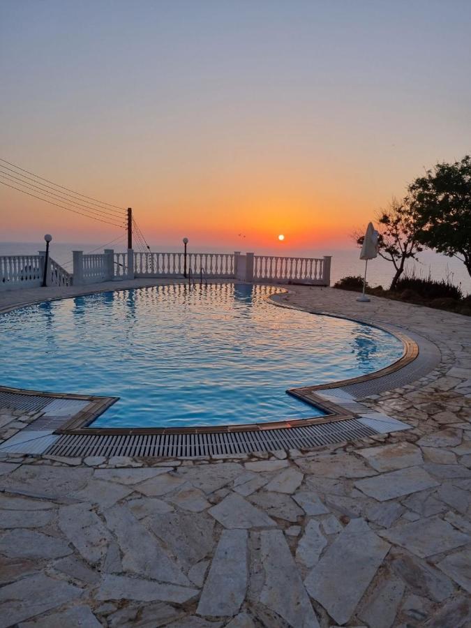 Seaclusion Vacation Villa Pomos Buitenkant foto
