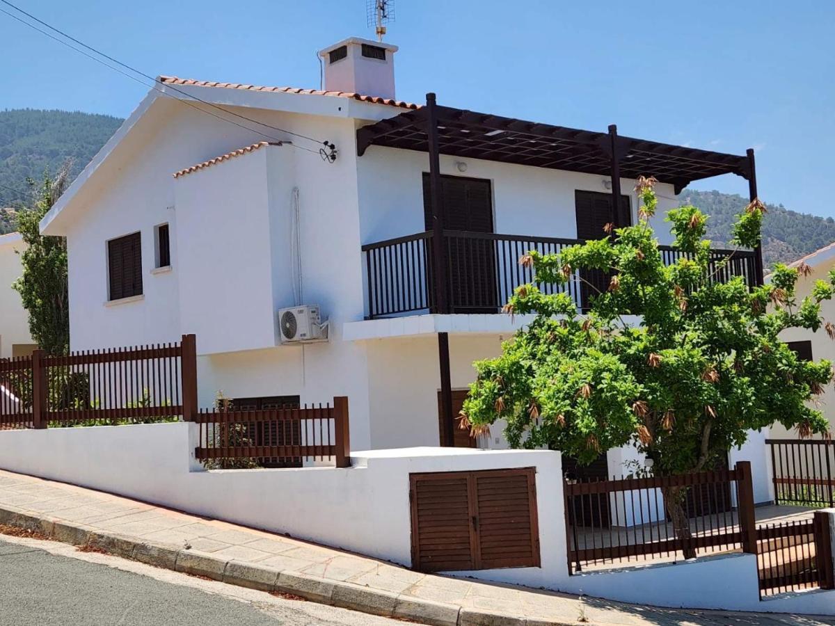 Seaclusion Vacation Villa Pomos Buitenkant foto
